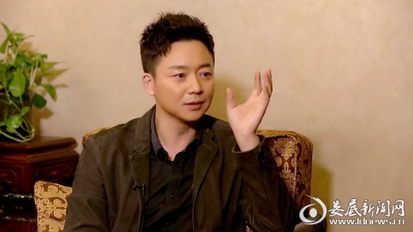 (刘奕君接受访谈)